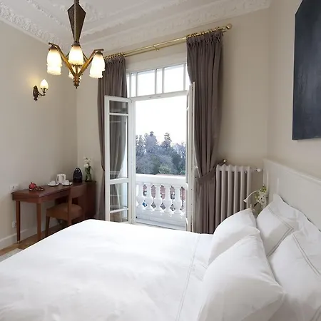 Hotel Armada Pera 4*